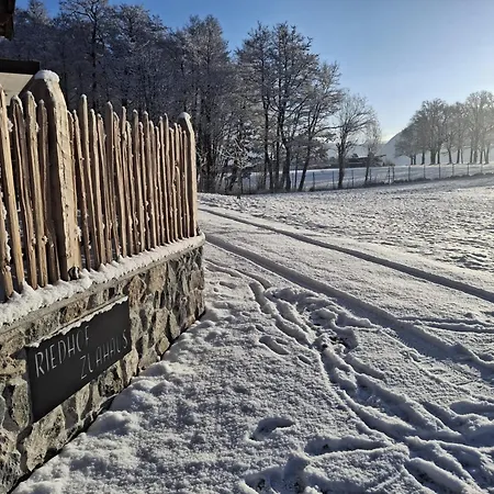 Riedhof-zuahaus *